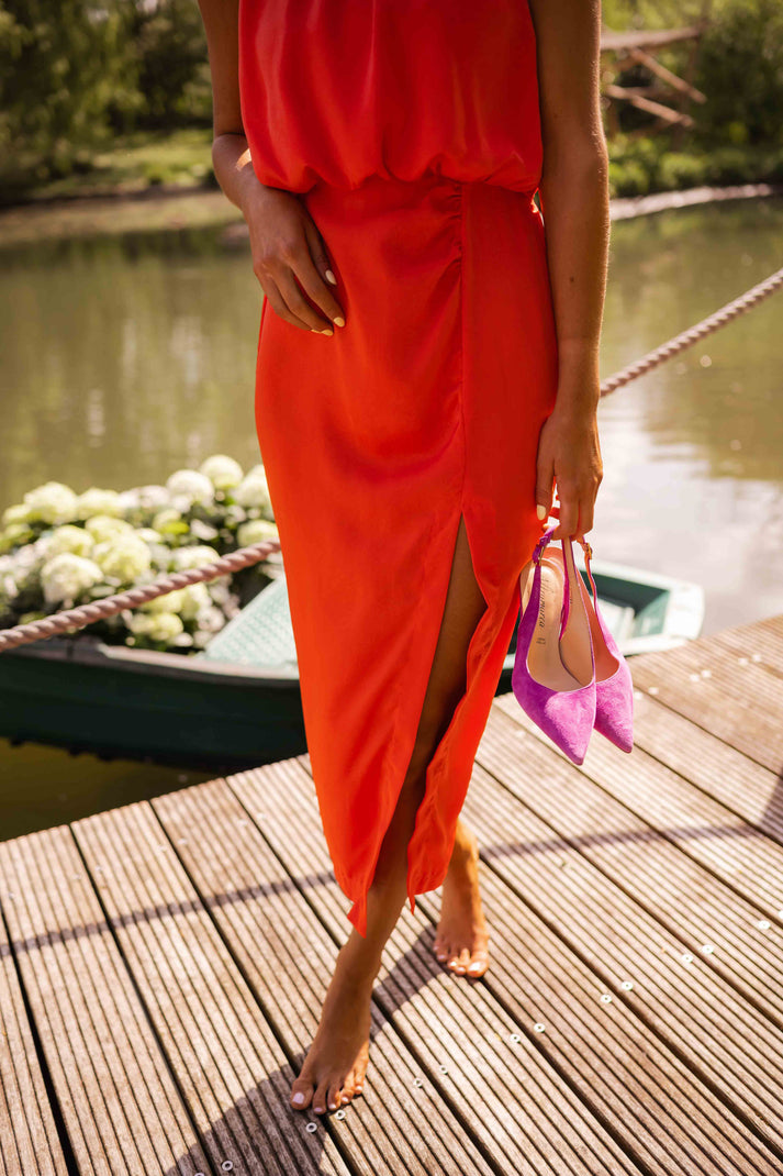 Sleeveless Flowing Summer Dress for Elegant Warm Weather Looks