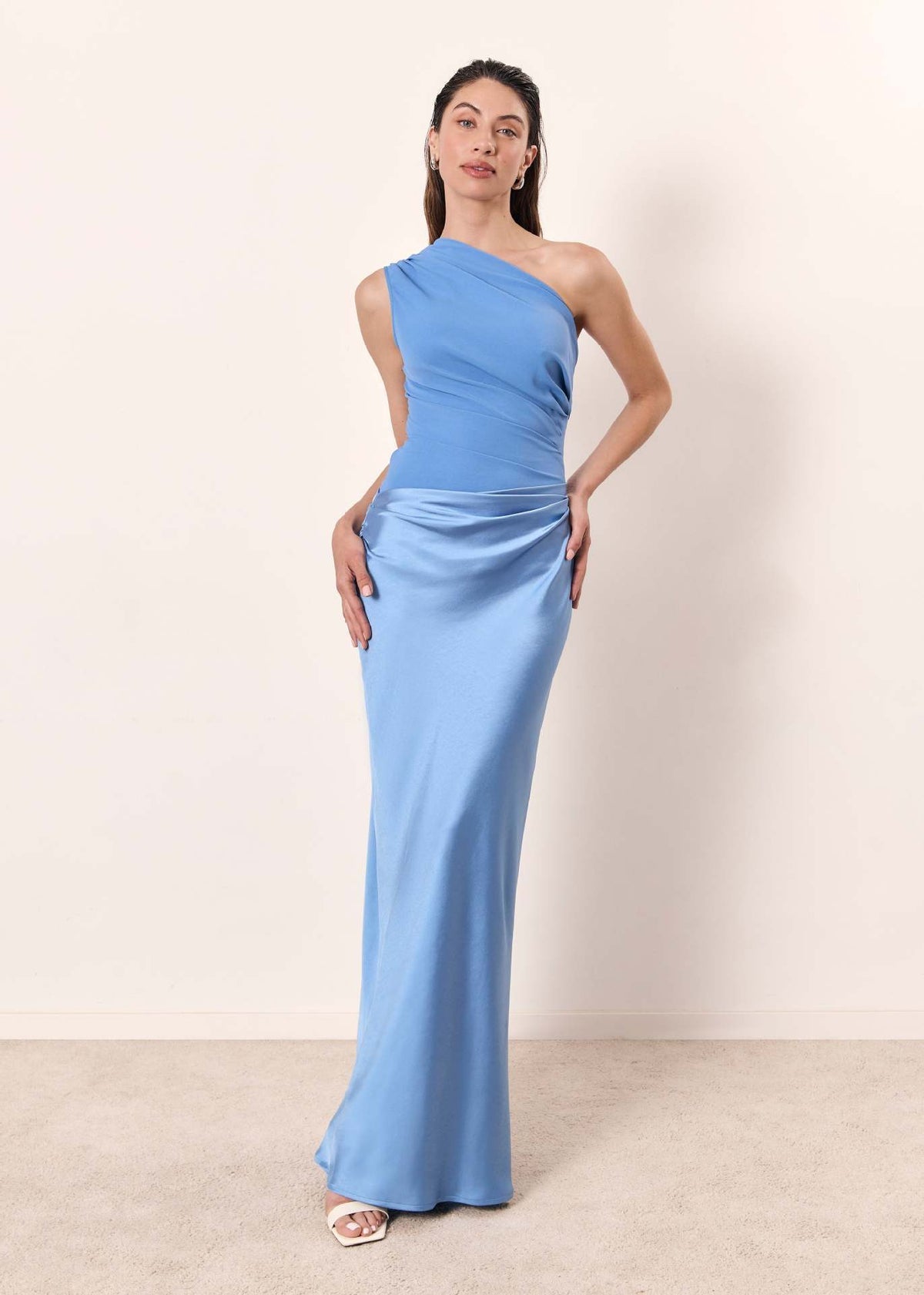 One-Shoulder Flowing Maxi Dress for Elegant Summer Nights