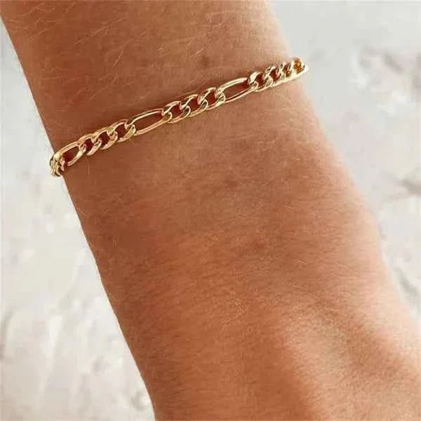 Gold Chain Bracelet for Chic Minimal Everyday Styling