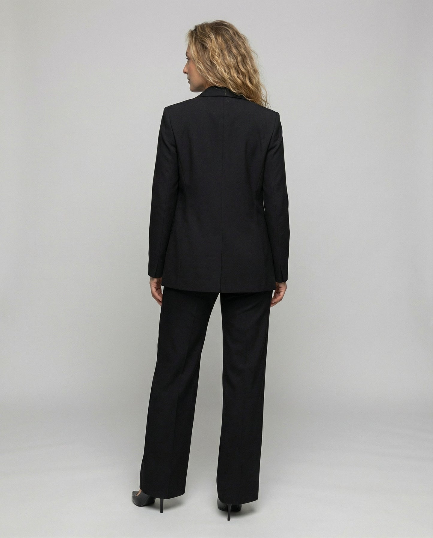 Elegant Women’s Two-Piece Suit