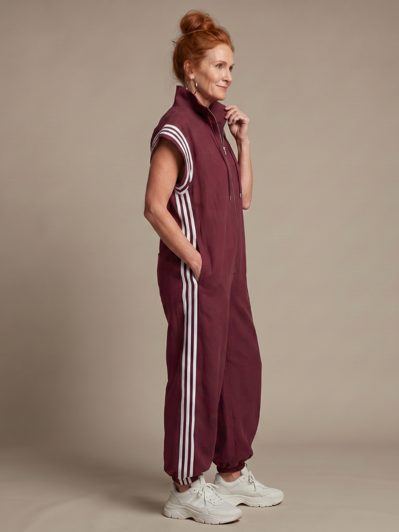 Modern Zip-Up Women’s Tracksuit