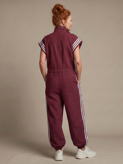 Modern Zip-Up Women’s Tracksuit
