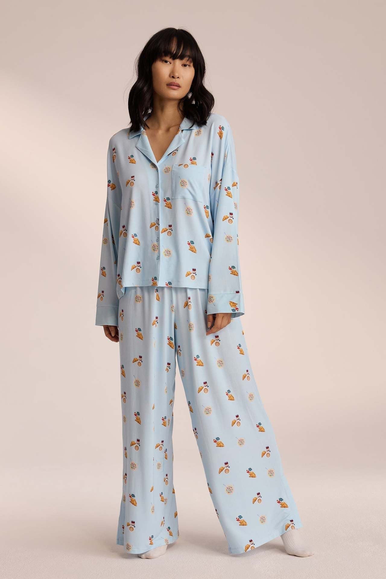 Relaxed Fit Women's Pajama Set for Cozy Comfort