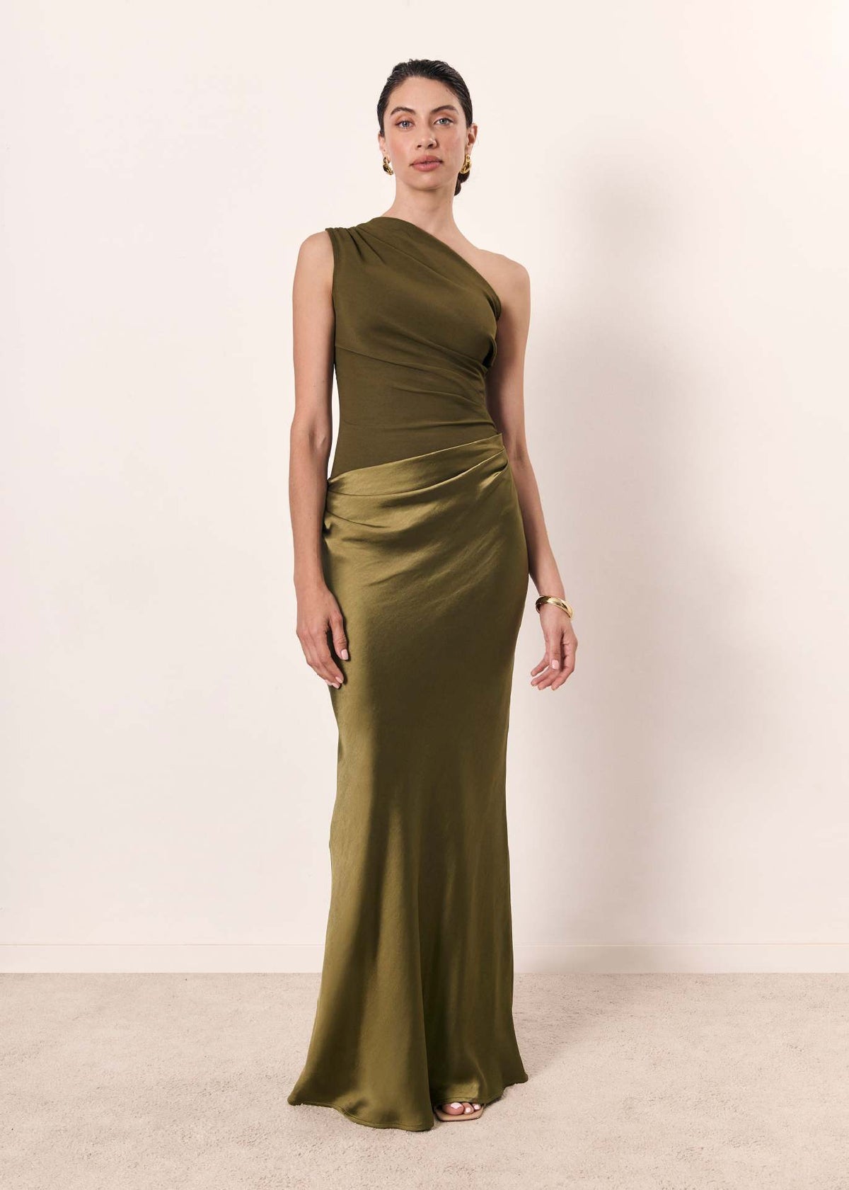 One-Shoulder Flowing Maxi Dress for Elegant Summer Nights