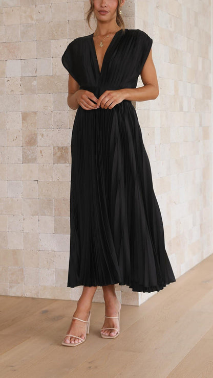 Pleated V-Neck Maxi Dress for Elegant Feminine Looks