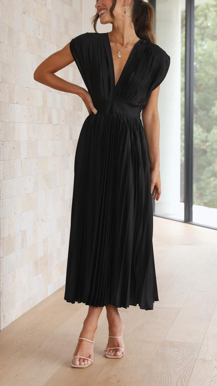 Pleated V-Neck Maxi Dress for Elegant Feminine Looks