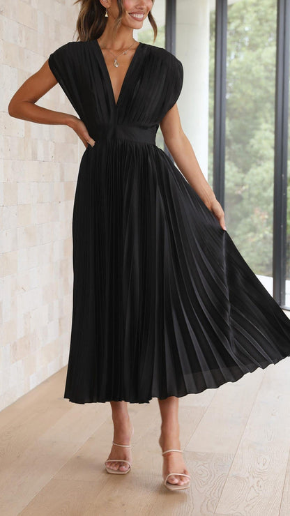 Pleated V-Neck Maxi Dress for Elegant Feminine Looks