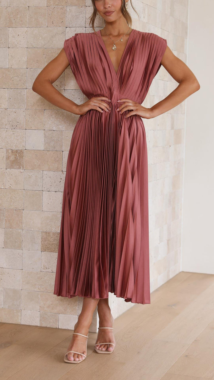 Pleated V-Neck Maxi Dress for Elegant Feminine Looks