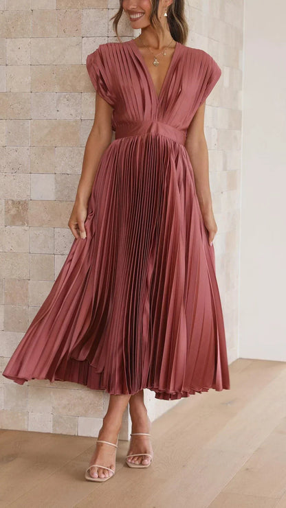 Pleated V-Neck Maxi Dress for Elegant Feminine Looks