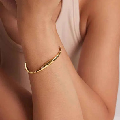 Gold Bracelets Collection for Elegant Everyday Styling