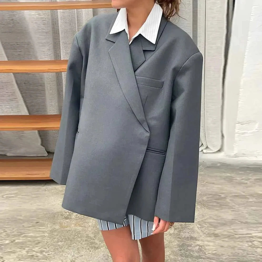 Oversized Blazer – Clean Minimal Look with Relaxed Tailored Fit