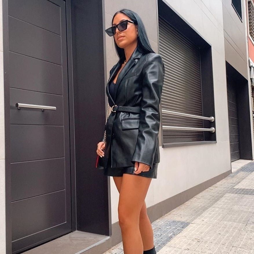 Leather-Look Blazer – Structured Fit with Modern Edge Styling