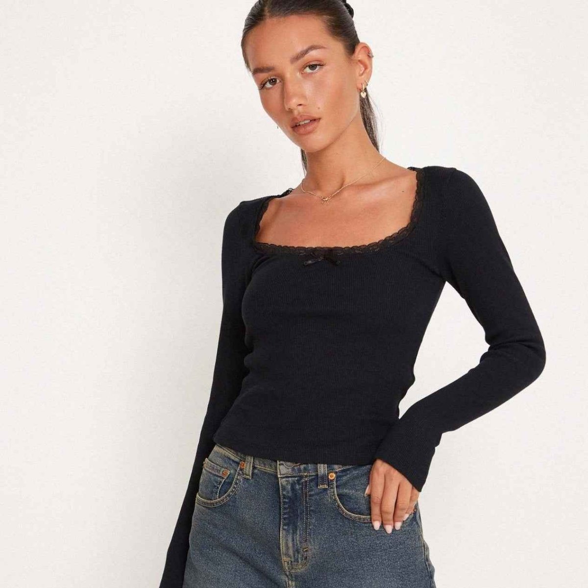 Ribbed Long Sleeve Lace Trim Top for Feminine Chic Looks