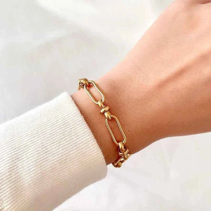 Gold Link Bracelet for Chic Everyday and Evening Looks