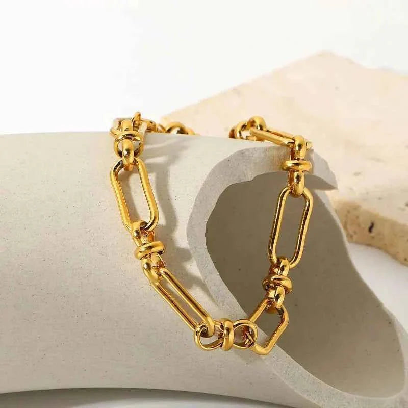 Gold Link Bracelet for Chic Everyday and Evening Looks