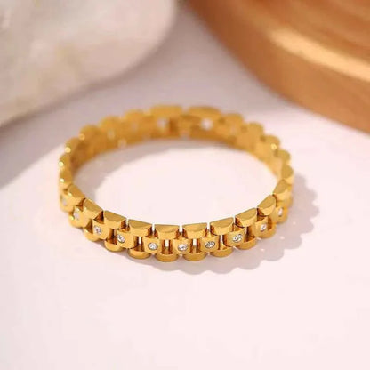 Gold Link Bracelet for Elegant and Timeless Styling Looks