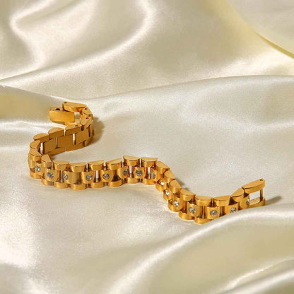 Gold Link Bracelet for Elegant and Timeless Styling Looks