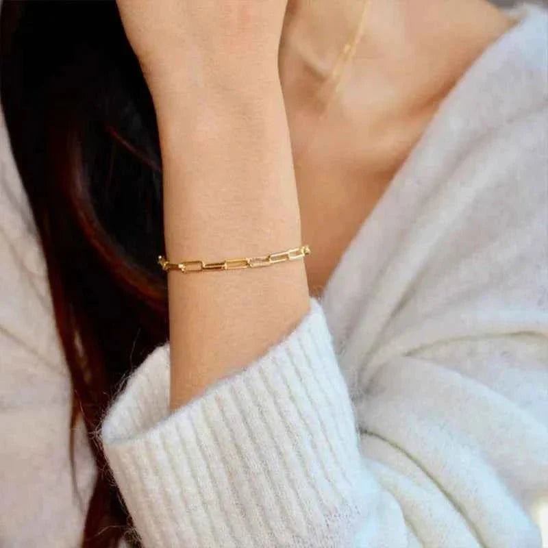 Paperclip Chain Bracelet in Gold for Elegant Everyday Styling
