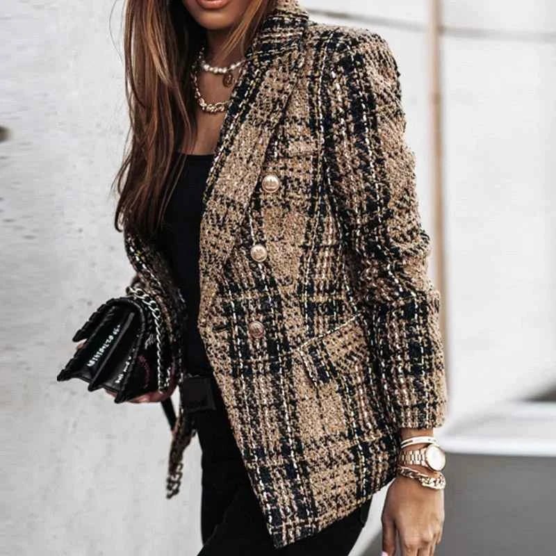Fitted Blazer – Minimalist Design for Clean and Elegant Styling