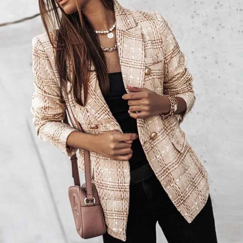 Fitted Blazer – Minimalist Design for Clean and Elegant Styling